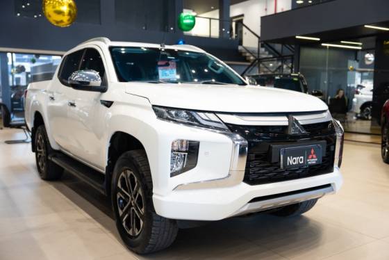 MITSUBISHI L200 TRITON 2.4 16V TURBO DIESEL SPORT HPE-S CD 4P 4X4 AUTOMÁTICO MITSUBISHI L200 TRITON 2.4 16V TURBO DIESEL SPORT HPE-S CD 4P 4X4 AUTOMÁTICO